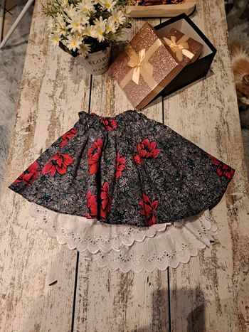 Jupe patineuse broderie et dentelle