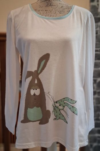 Haut de pyjama blanc et imprimé