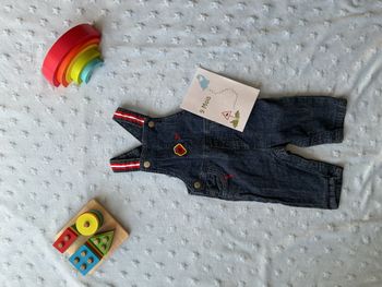 salopett en jean bleu avec poches pressions entre les jambes 9 mois u tout petits