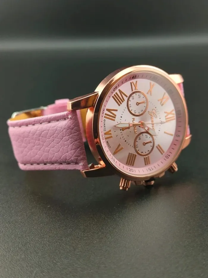 Montre rose clair, style classique vintage