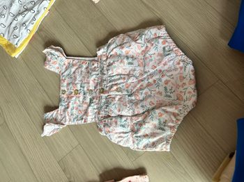 Lot de vêtement fille 6 mois