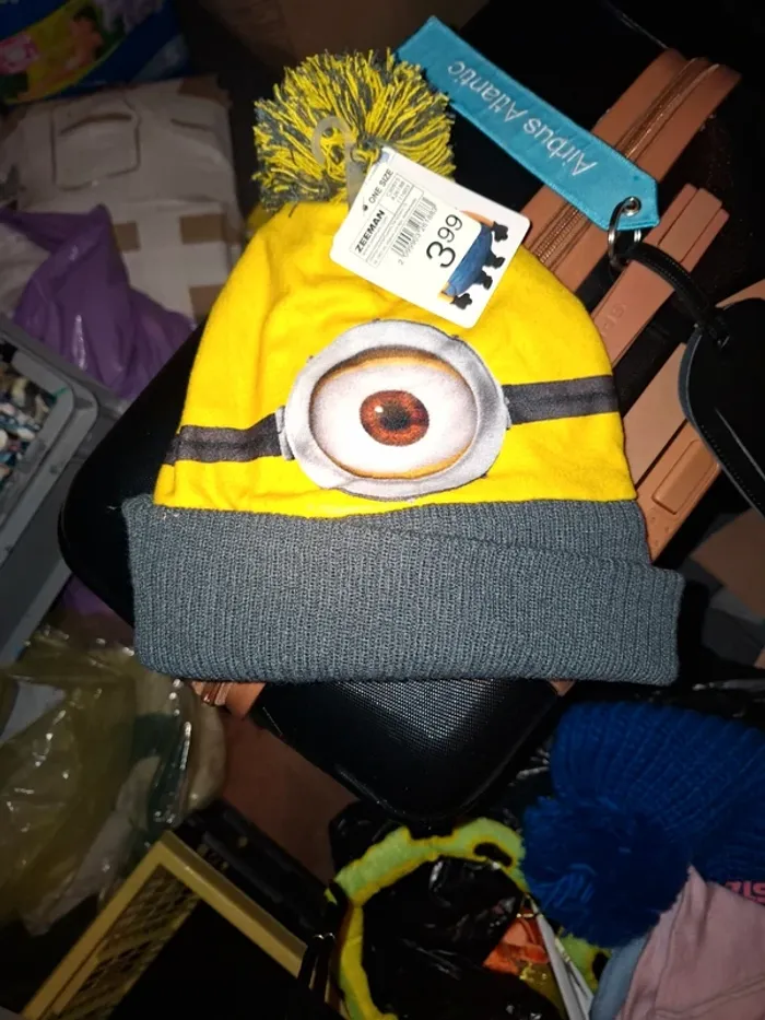 Bonnet minion neuf - photo numéro 2