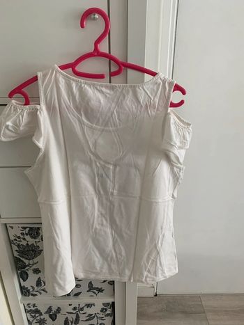 T shirt blanc épaules dénudées