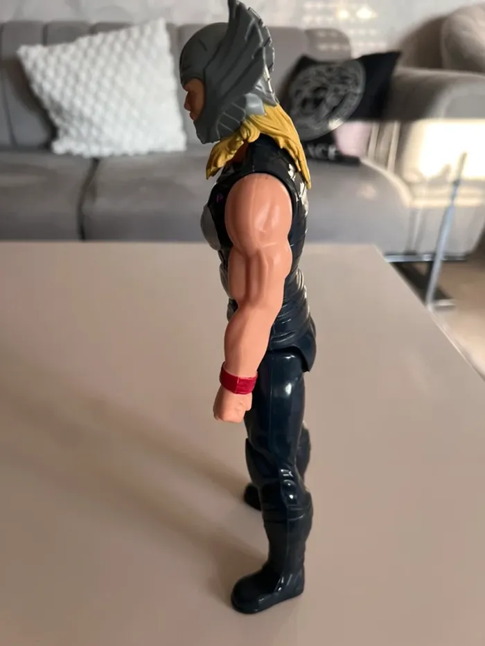 Thor – Figurine Marvel Legends 30 cm – Édition Rétro 2016 - photo numéro 3