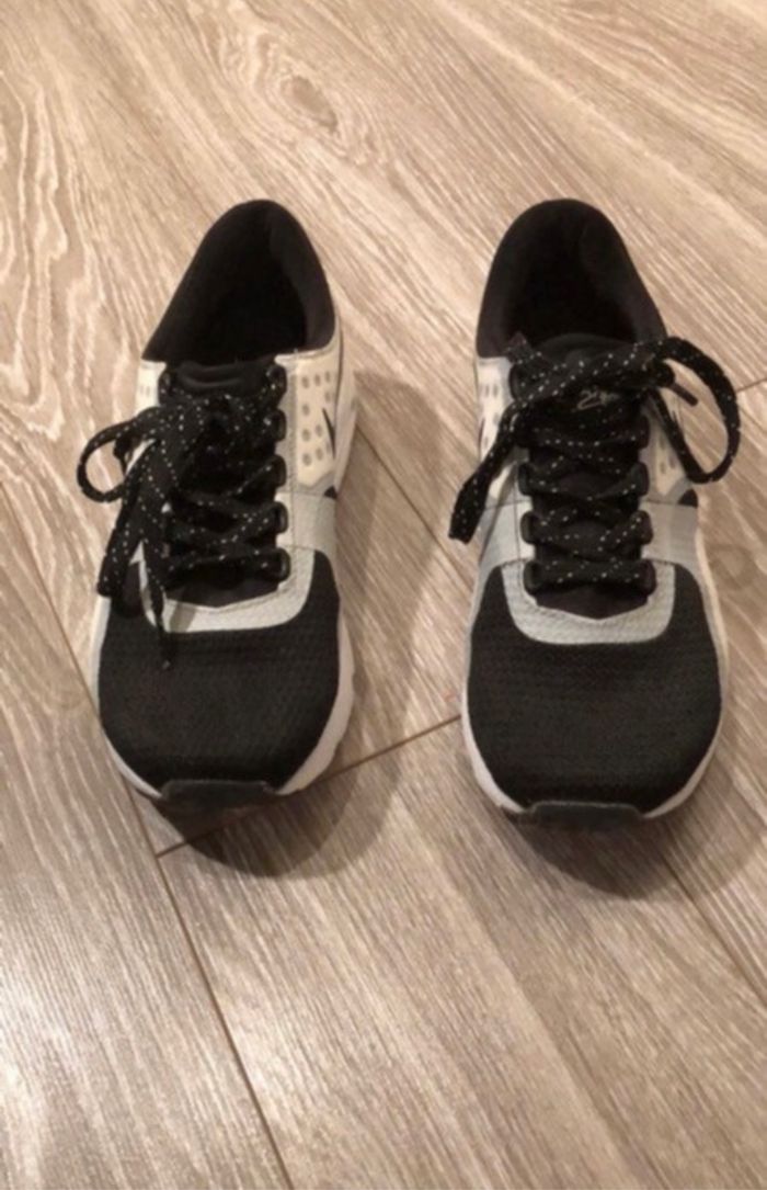 Basket Nike taille 39 - photo numéro 3