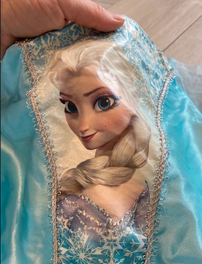 Déguisement La Reine des Neige 7/8 ans - photo numéro 6