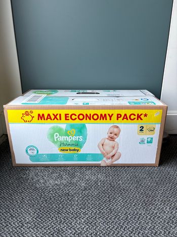 Un pack de couches Pampers harmonie Taille 2 4/8 kg