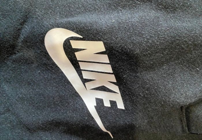 Ensemble jogging noir blanc Nike Femme Pull L jogging M bon état voir annonce - photo numéro 4