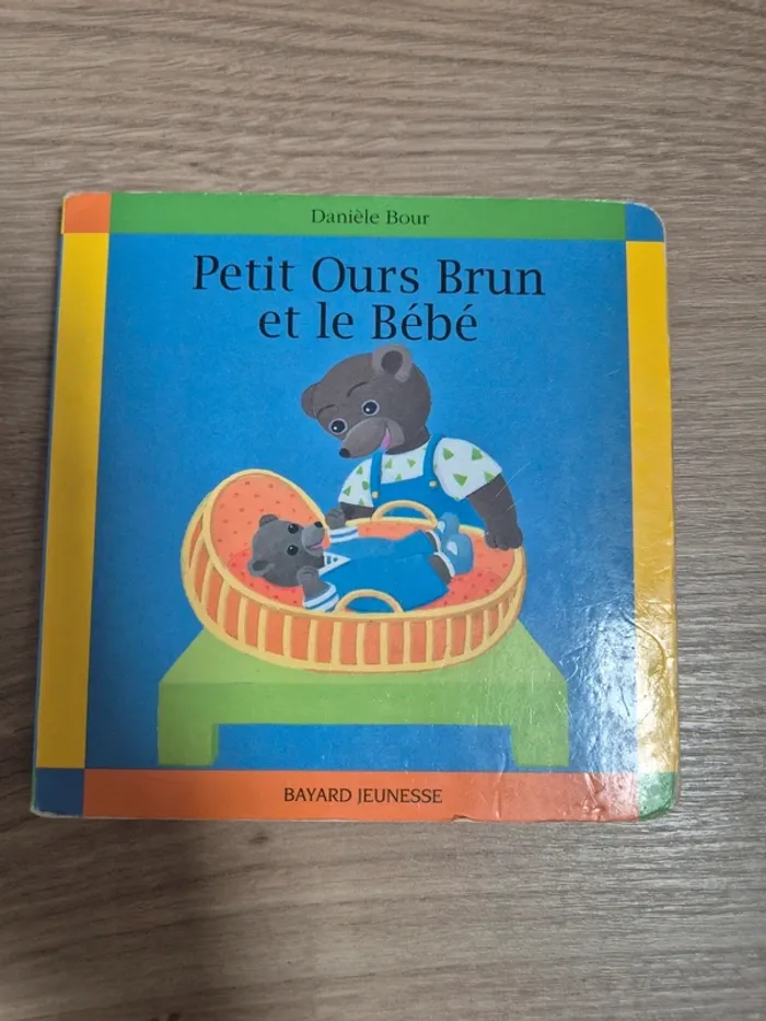 Livre Petit ours brun