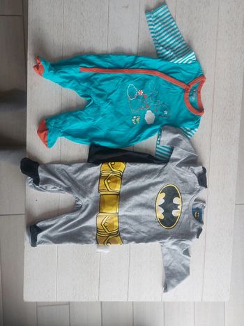 2 pyjamas 3 mois (60 cm) très bon état
