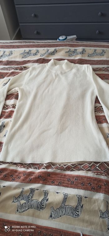 Pull crème t. 40