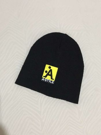 Bonnet en laine noir A-Style