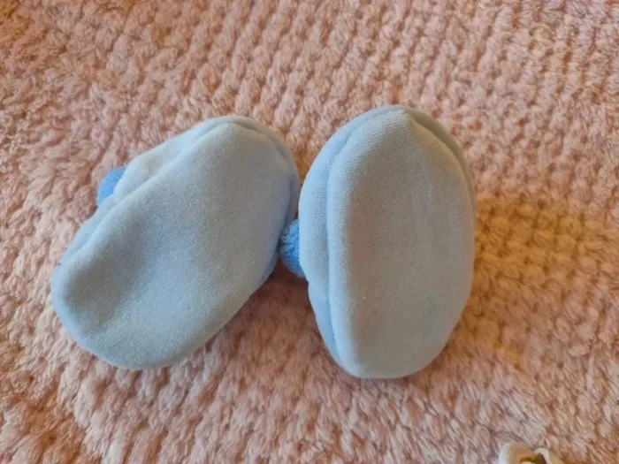 Chaussons neufs 3-6 mois - photo numéro 2