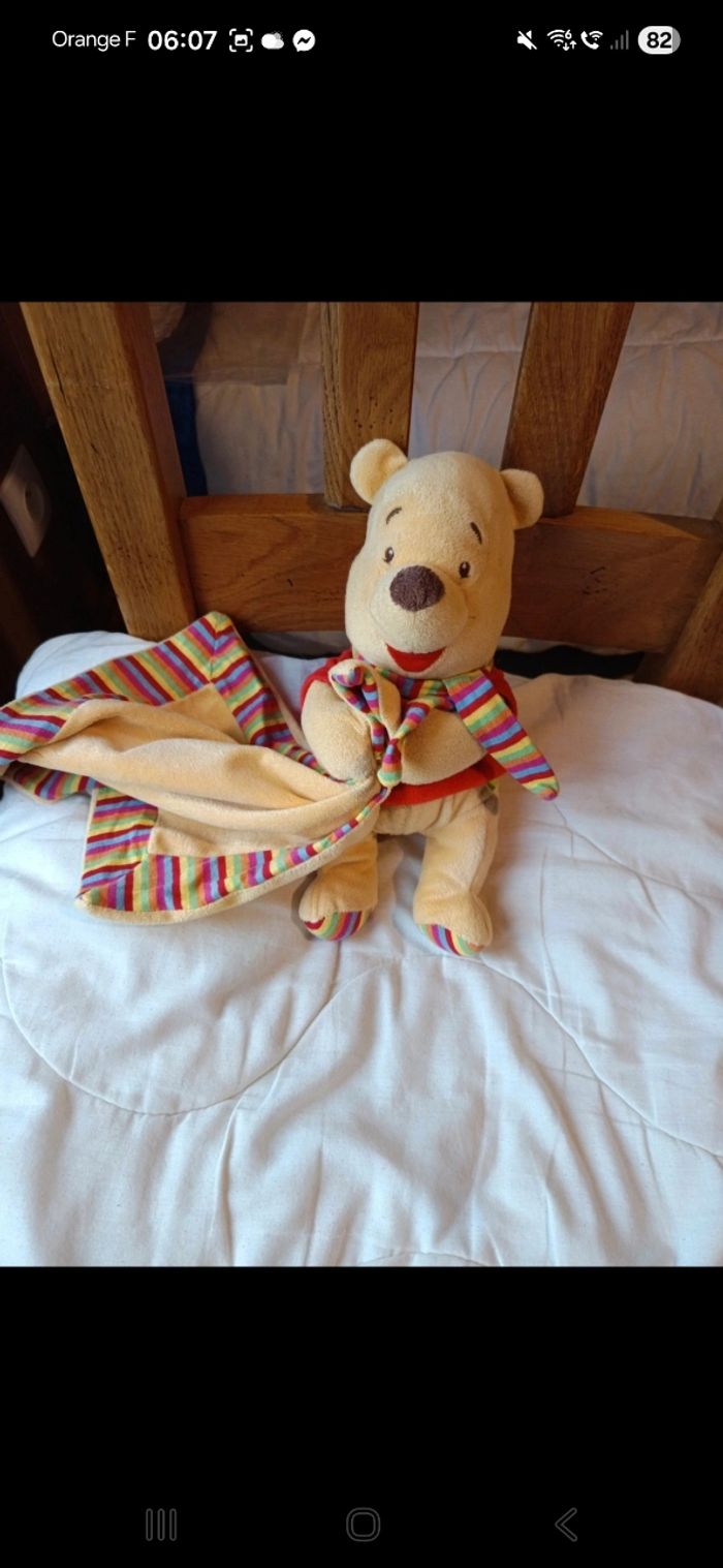 Doudou Winnie l'ourson - photo numéro 2