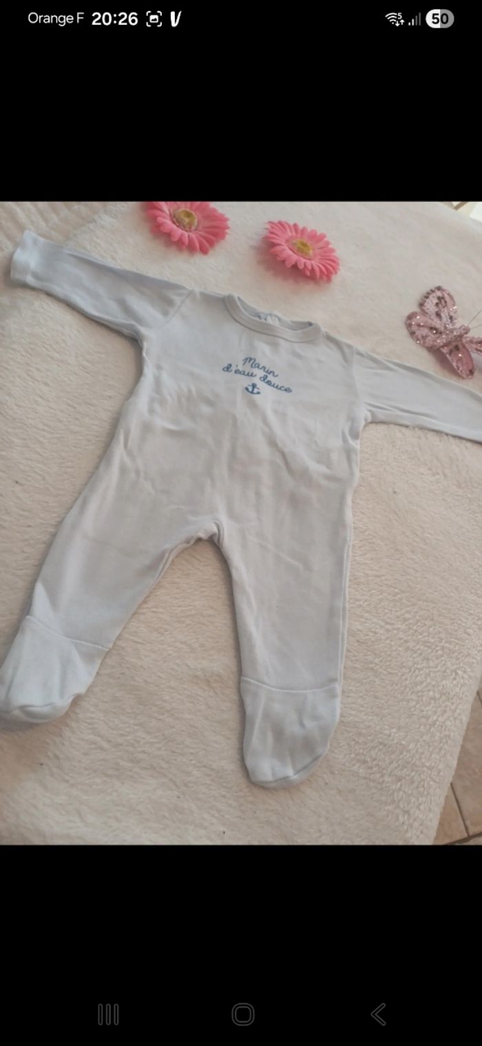 Pyjama bébé taille 1 mois - photo numéro 1