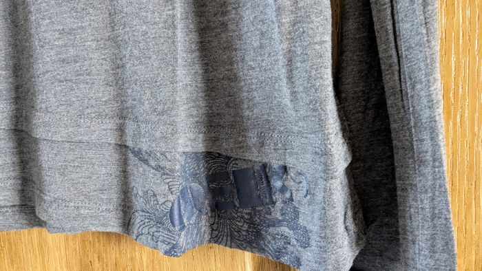 Tee-shirt "fantaisie" à manches longues. - photo numéro 3