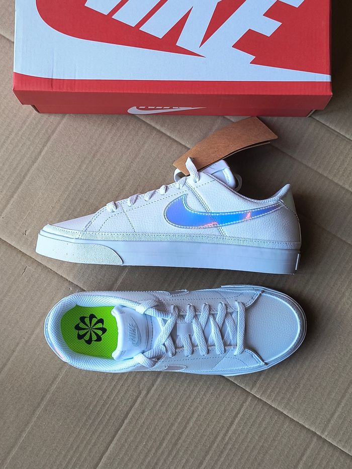 Baskets chaussures Nike taille 39 - photo numéro 3