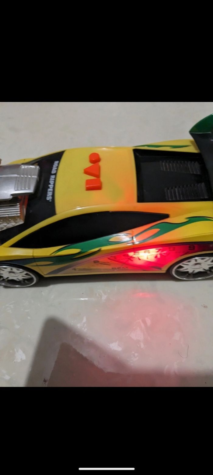 Belle voiture vintage avec son et lumière Road Rippers. - photo numéro 2