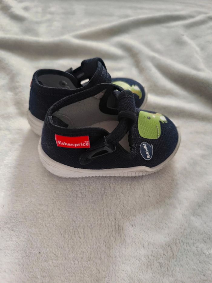 Sandales bébé taille 19 - photo numéro 2