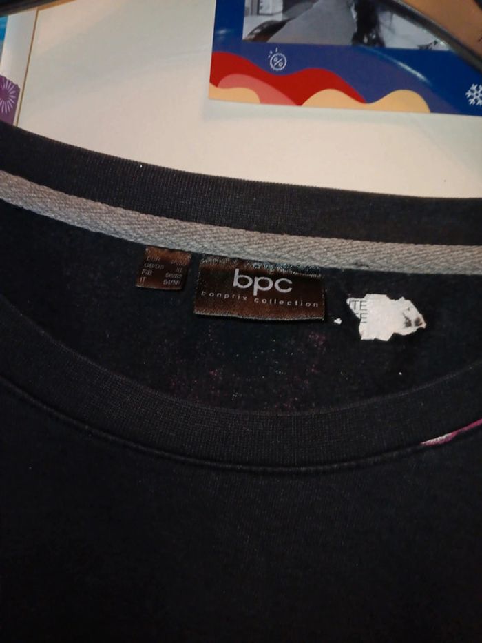 Sweat à fleur bon prix 50/52 reste d'étiquette collante pas vinted go - photo numéro 2