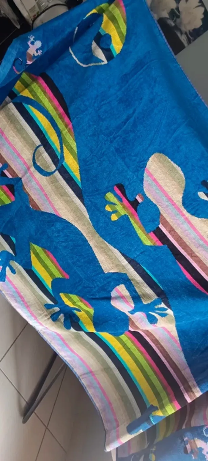 Grande serviette de plage salamandre - photo numéro 2