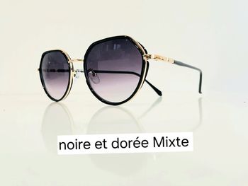Lunette de soleil noire et dorée Mixte verres dégradés uvprotection catégorie 3