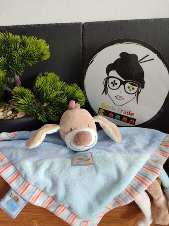 doudou plat chien bleu beige marron escargot Nattou rayure blanc orange Abeille