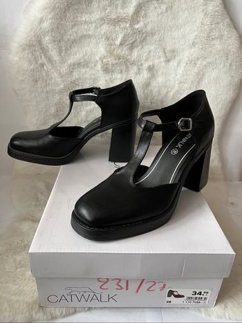 Escarpins noirs avec brides, talons 9 cm pointure 38