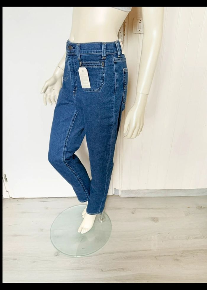 Jean Levi’s 724 Slim Straight – Taille 30/30 – Bleu classique – Neuf avec étiquette - photo numéro 3