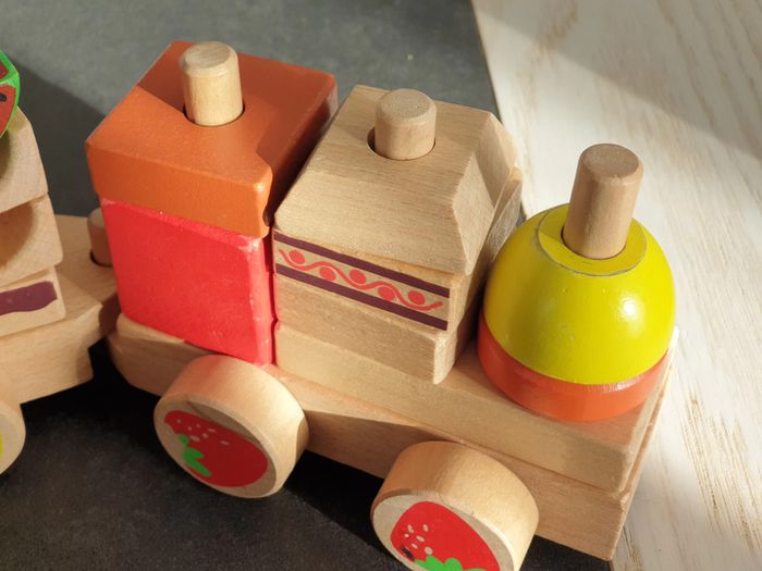 Petit train en bois - photo numéro 4