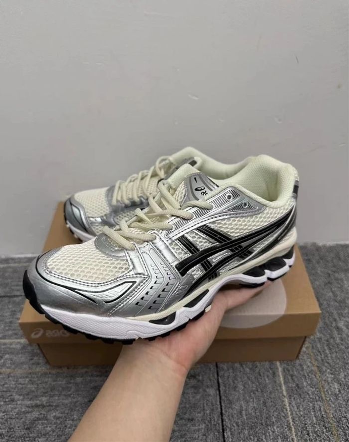 Asics Gel Kayano 14 taille 43.5 - photo numéro 9