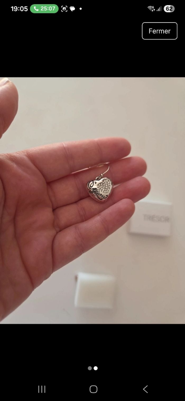 Guess - photo numéro 2