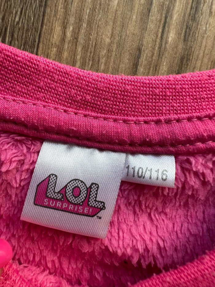 - Pull LOL Surprise - 5/6 ans - Très bon état - photo numéro 2