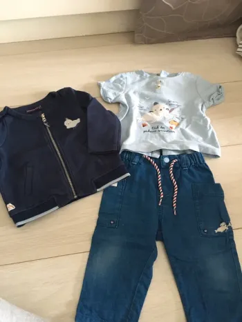 Ensemble pantalon+ t-shirt + gilet 9 mois sergent major