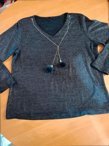 Pull  léger  pailletté très bon  état taille 6  44/46