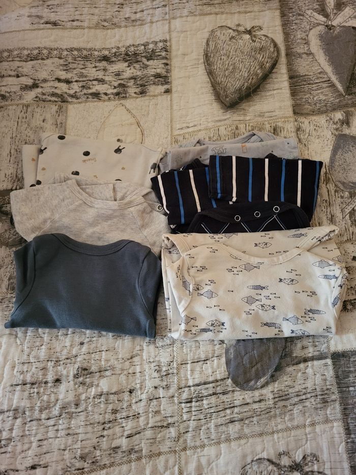 Gros lot vêtements garçon taille 1 mois - photo numéro 6