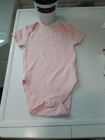 🌸 lot 2 bodies neuf  bébé fille  en 3/6 mois 🌸