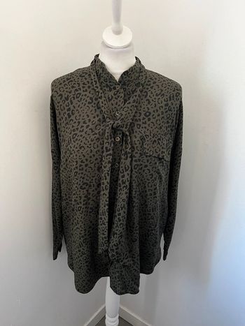 Chemisier kaki motif léopard Zara XS