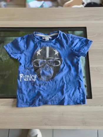 Tee shirt avec bouloches 6ans