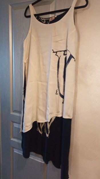 Jolie ROBE Taille L "Tera Bora" (élégante)