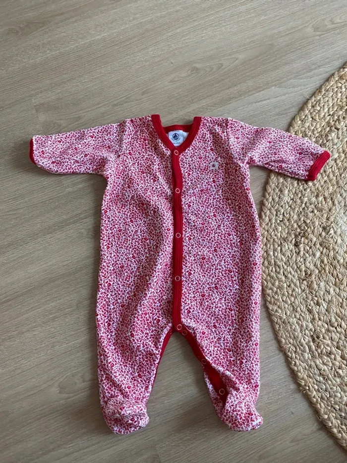 Pyjama à motifs rouge