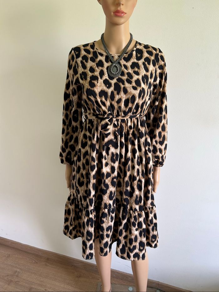 Robe léopard à manches longues Shein taille 36 TBE