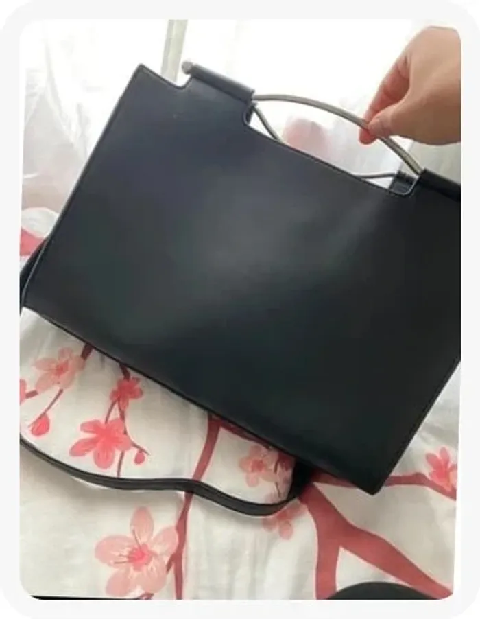 Sac a main noir détails argent et poche daim Primark - photo numéro 4