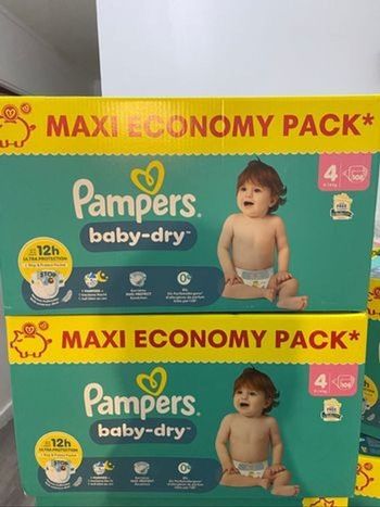 2 cartons de couches pampers taille 4