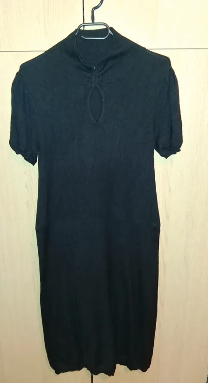 Robe noir taille 1 sinéquanone