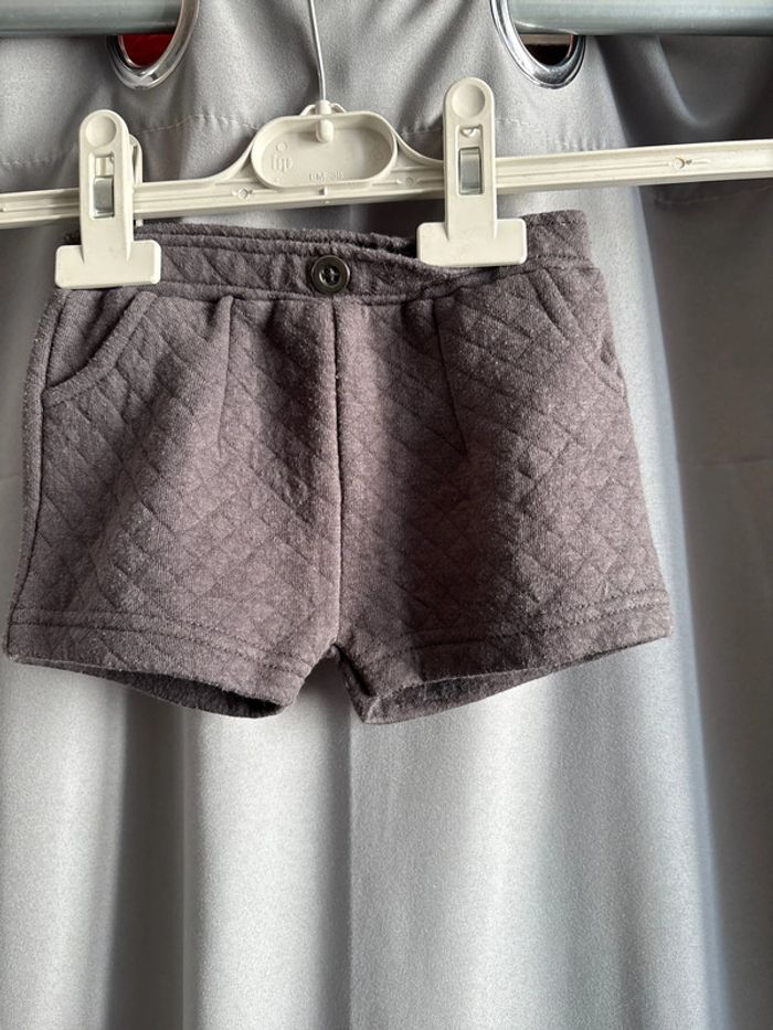 Short fille