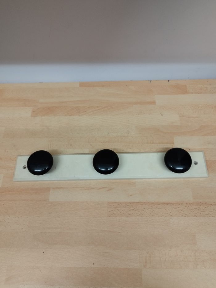 Porte-manteau en bois 3 patères longueur 42 cm