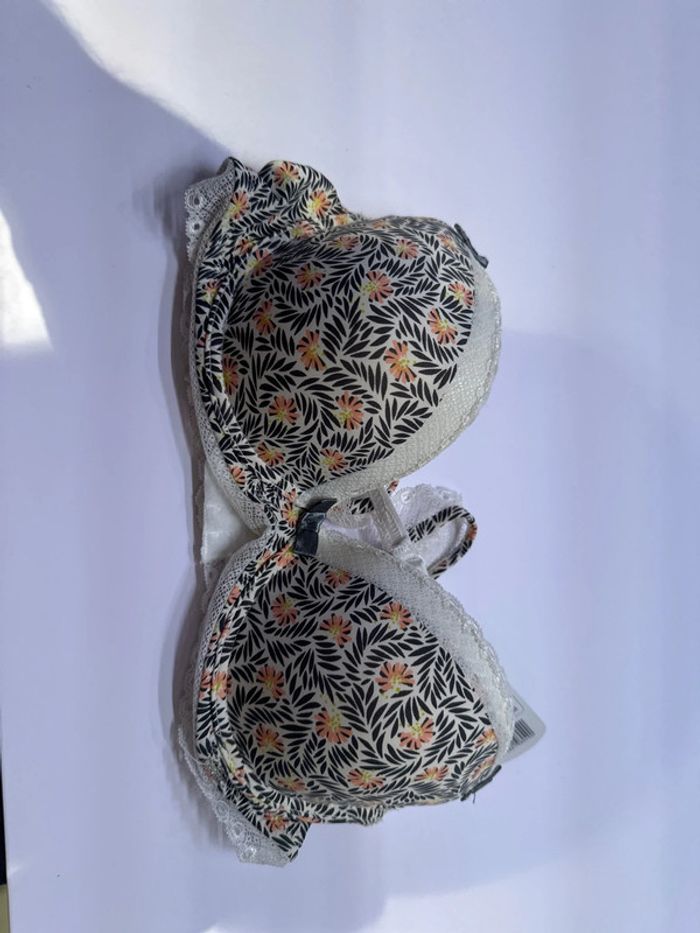 Soutien gorge - photo numéro 3