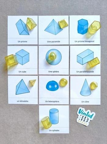 Cartes de nomenclature des solides géométriques avec figurines Montessori