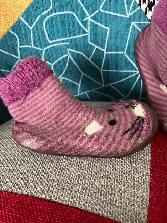 Chaussons chaussette fille taille 23, made in France, isotoner - photo numéro 2